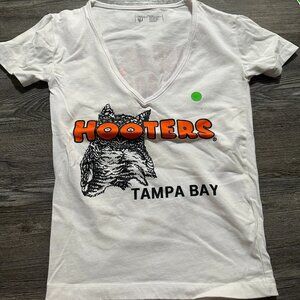 Sexy Hooters "Raise The Flag" BUCS V-neck Short Sleeve